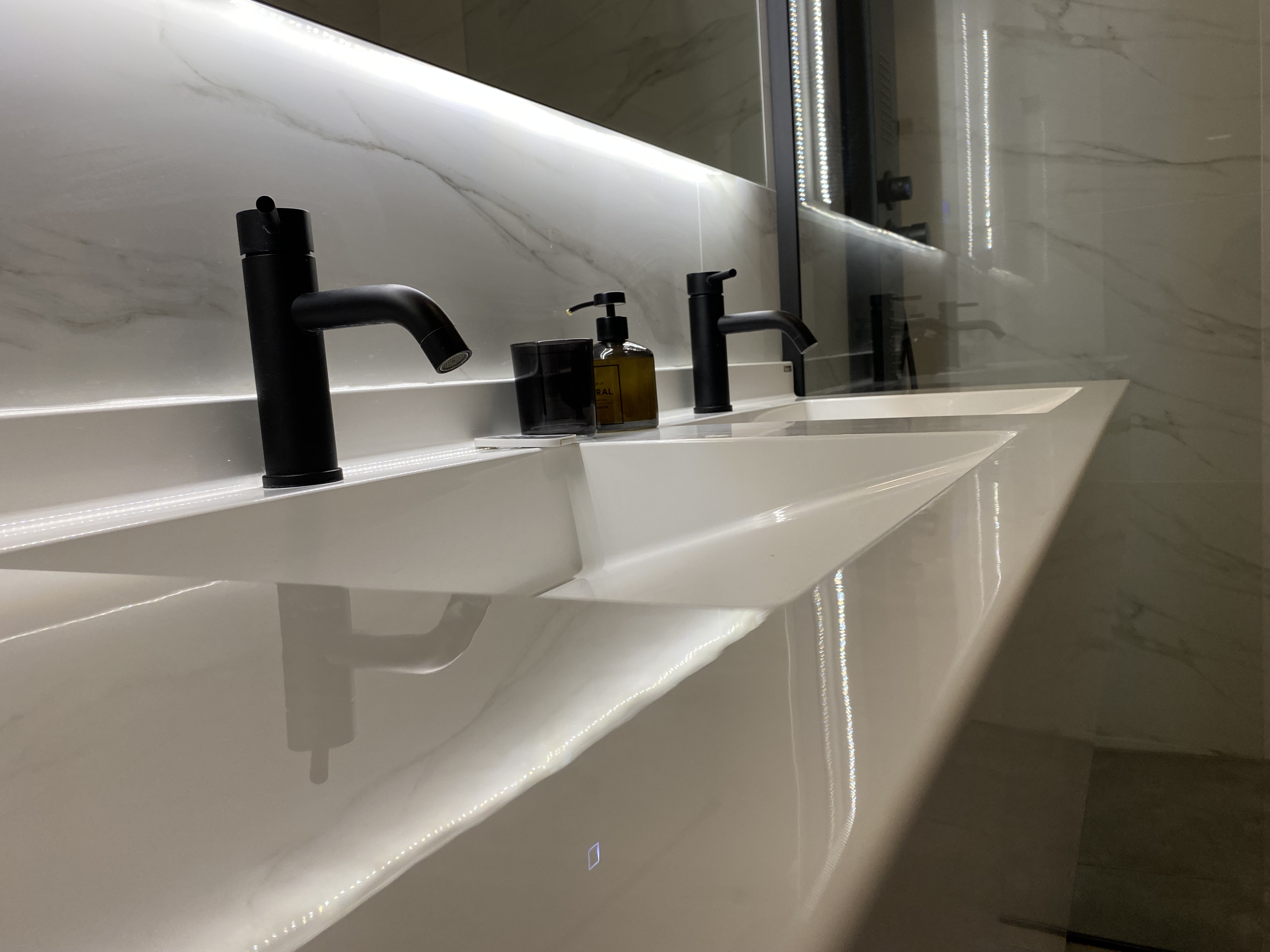Angel Luxury Apartment City Center Volos